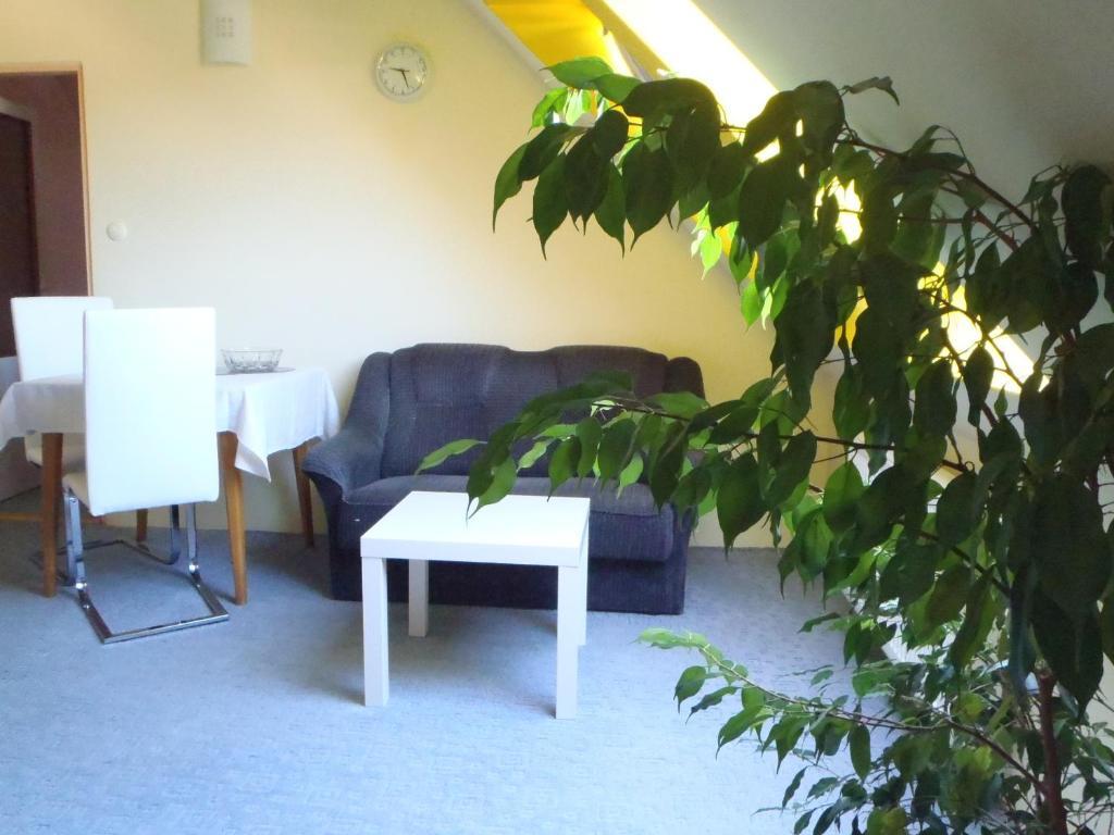 Apartments Nicol Karlsbad Zimmer foto